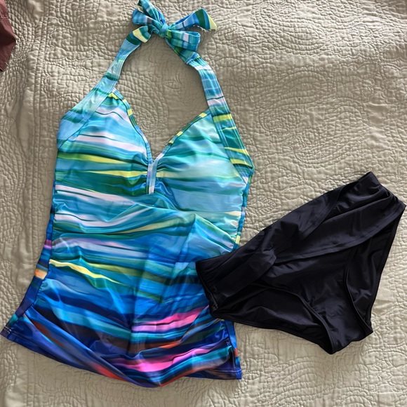Multicolor Halter Top Tankini Swimsuit Set - Picture 12 of 13